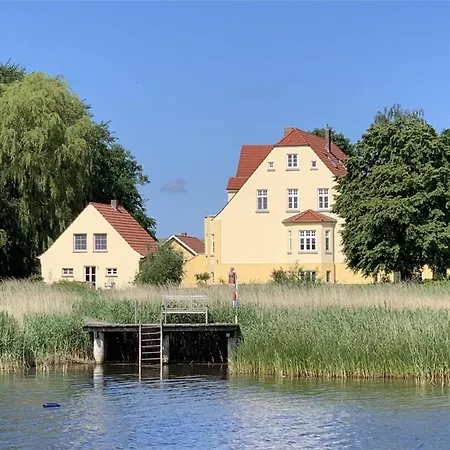 Ruegen-ferienwohnung-8-am-wasser-gut-grubnow-mit-wlan-und-sauna Apartment Grubnow