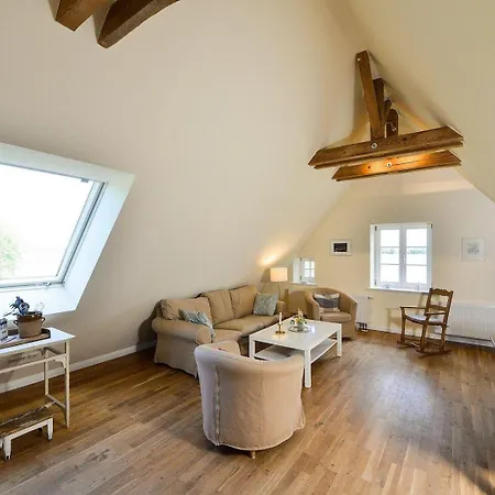 Ruegen-ferienwohnung-8-am-wasser-gut-grubnow-mit-wlan-und-sauna Apartment *